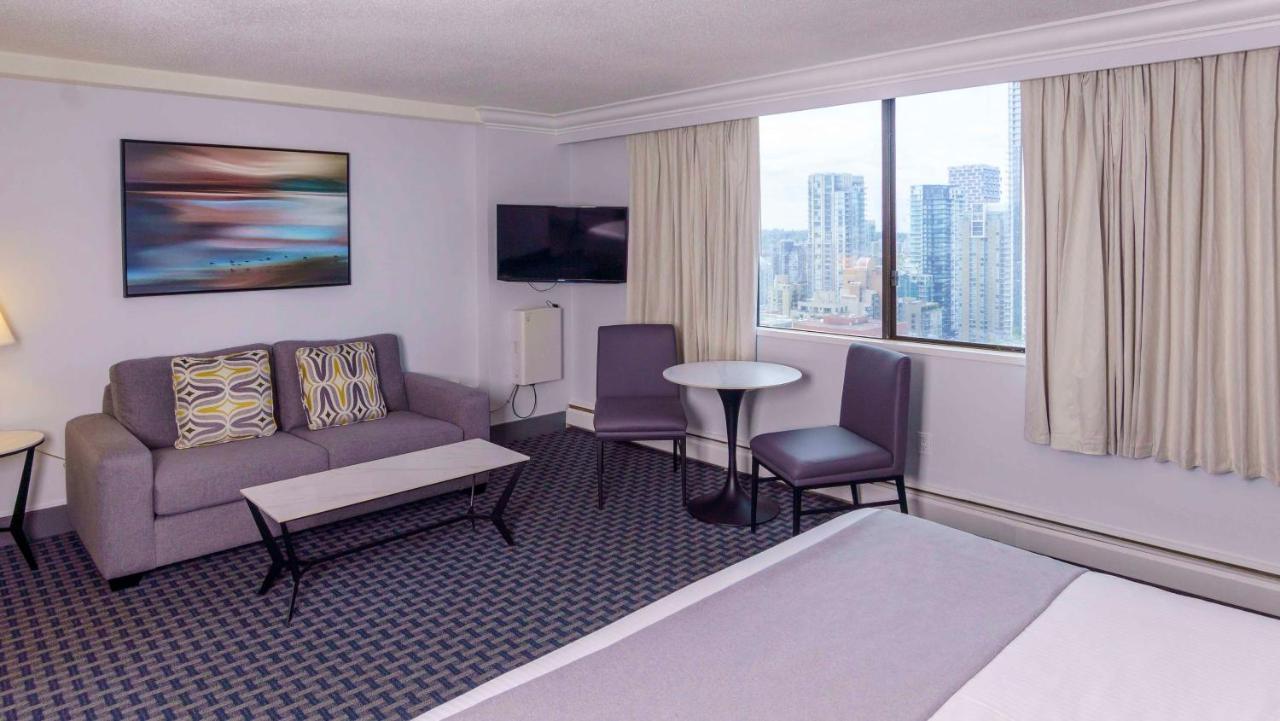 Century Plaza Hotel Vancouver Exterior photo